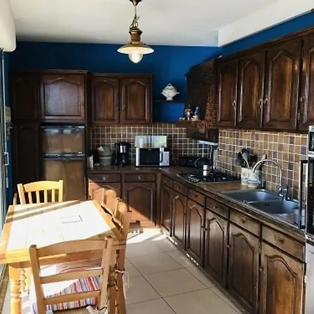 St Gilles Centre, Beau T3 Avec Balcon Et Cuisine Equipee - Fr-1-324-548 公寓 *