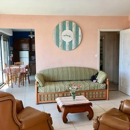 公寓 St Gilles Centre, Beau T3 Avec Balcon Et Cuisine Equipee - Fr-1-324-548 圣吉尔-克鲁瓦德维
